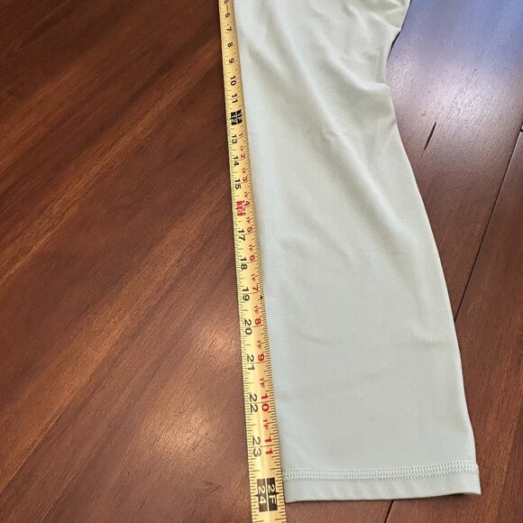 Athleta Women’s Light Blue Cropped Leggings Size Extra Large - XL - Picture 11 of 12